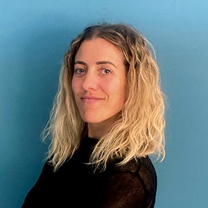 fotografía de cara de mujer agencia de seguros