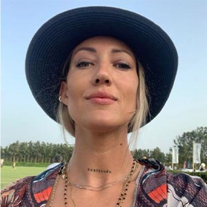 empresaria con sombrero seguros a medida