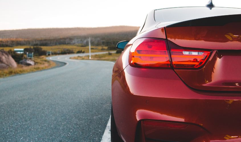 Coche protegido con tu seguro de vehículo de Cuatro Asociadas